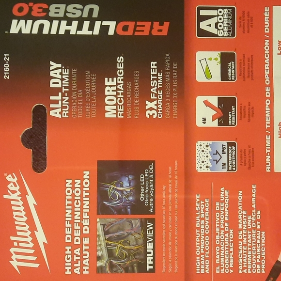 Milwaukee Red Lithium Flashlight USB 3.0 - Picture 3 of 5